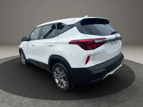 Used 2021 Kia Seltos LX AWD/4WD image 7