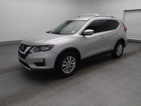 Used 2019 Nissan Rogue SV FWD image 2