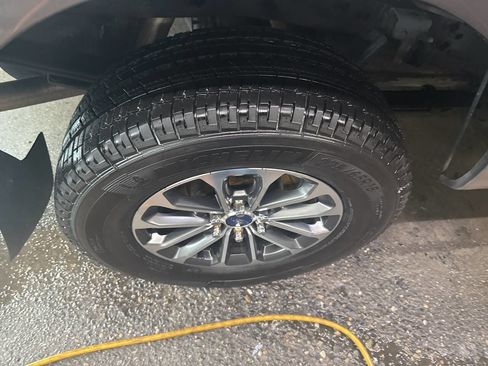 Used 2011 Ford F150 XLT w/ XLT Chrome Pkg image 17