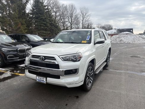 Used 2023 Toyota 4Runner Limited image 9