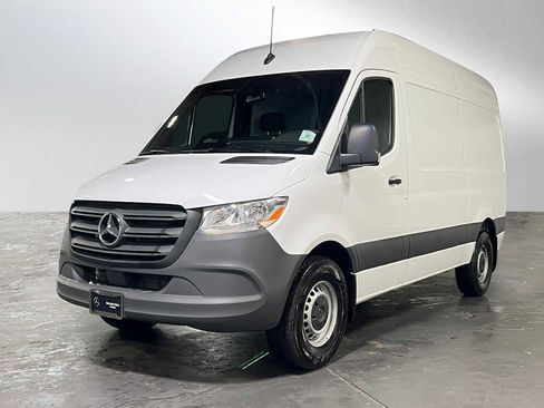 Used 2025 Mercedes-Benz Sprinter 2500 image 7