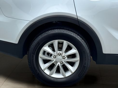 Used 2017 Kia Sorento FWD image 36