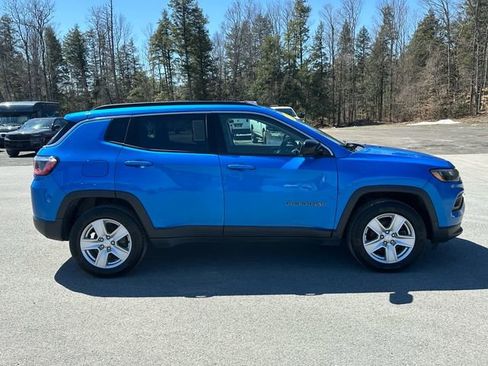 Used 2022 Jeep Compass Latitude w/ Convenience Group AWD/4WD image 6