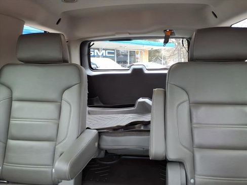 Used 2015 GMC Yukon Denali w/ Premium Package image 12
