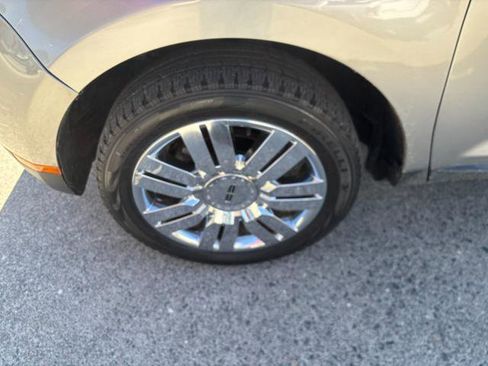 Used 2008 Lincoln MKX AWD image 11