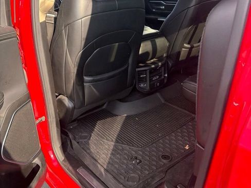 Used 2019 RAM 1500 Laramie AWD/4WD image 9