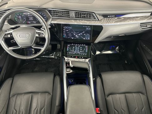 Used 2024 Audi Q8 e-tron Prestige AWD/4WD image 12