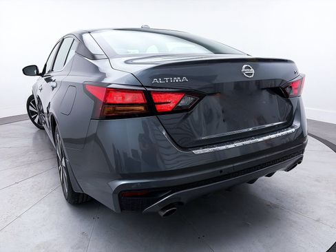 Used 2021 Nissan Altima 2.5 SV w/ SV Premium Package image 4