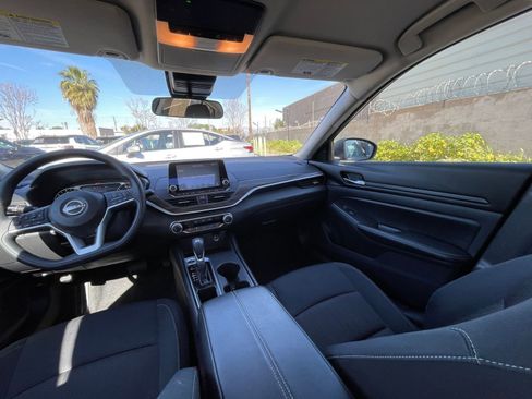 Used 2025 Nissan Altima 2.5 SV image 37