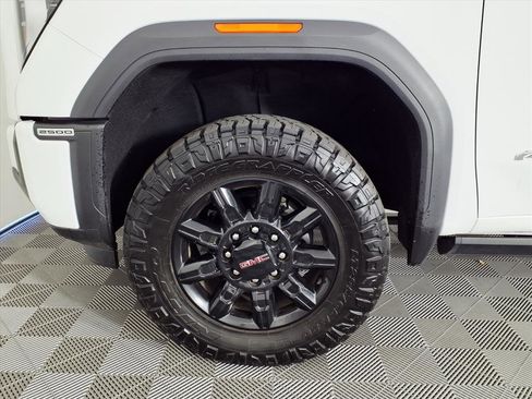 Used 2024 GMC Sierra 2500 AT4 w/ Technology Package image 7