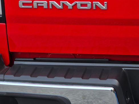 Used 2017 GMC Canyon 4x4 Extended Cab w/ Convenience Package image 29