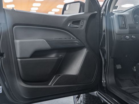 Used 2019 Chevrolet Colorado Z71 w/ Z71 Midnight Edition AWD/4WD image 43