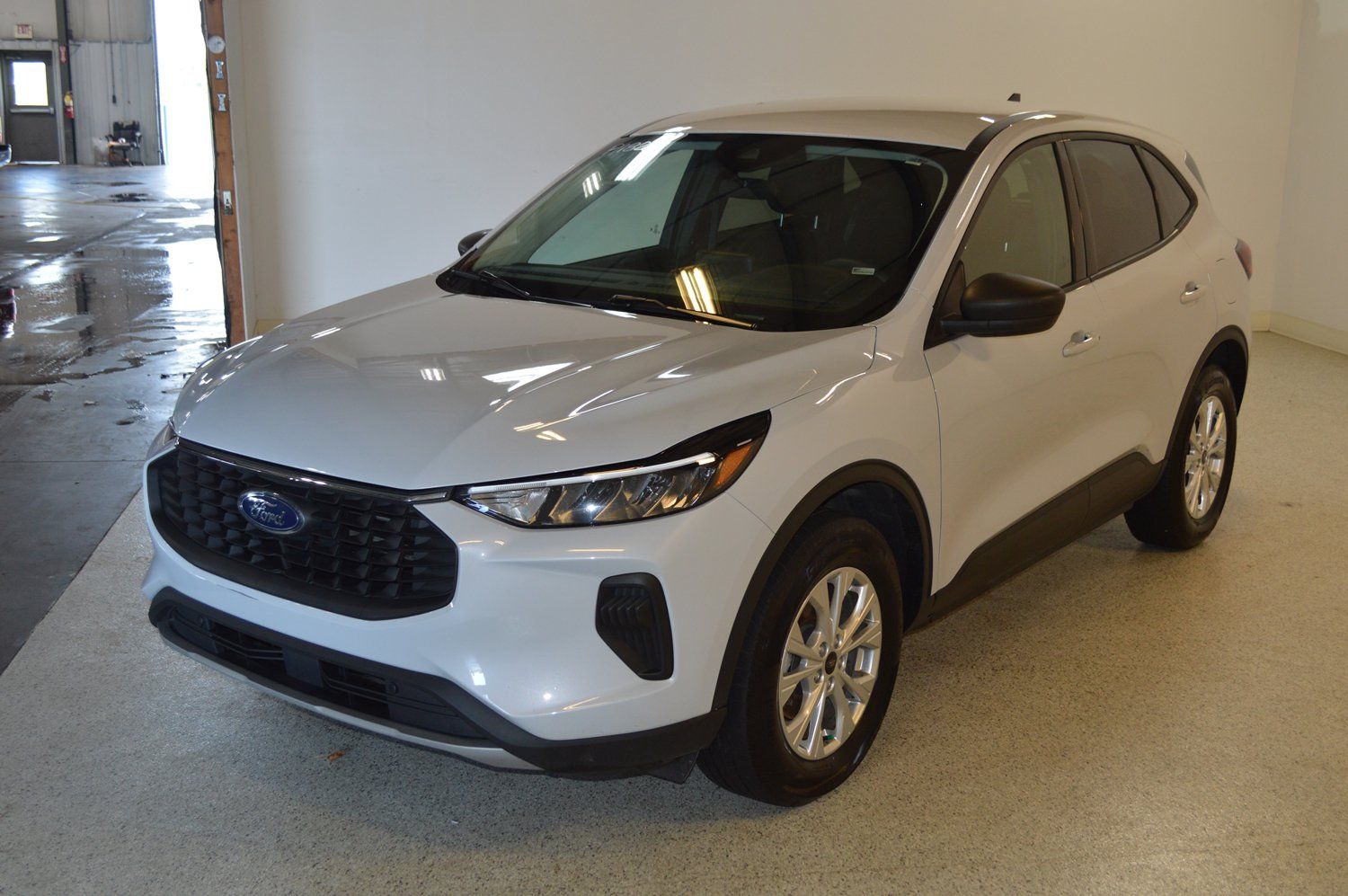 Used 2025 Ford Escape Active AWD/4WD image 7