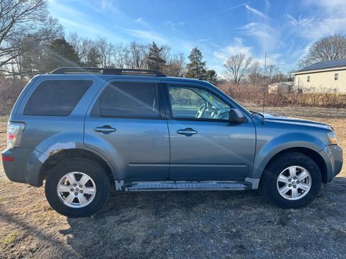 Used 2010 Mercury Mariner 2WD image 4