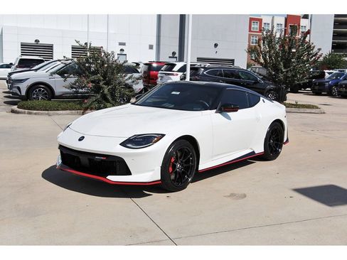 New 2027 Nissan Z Performance RWD image 2