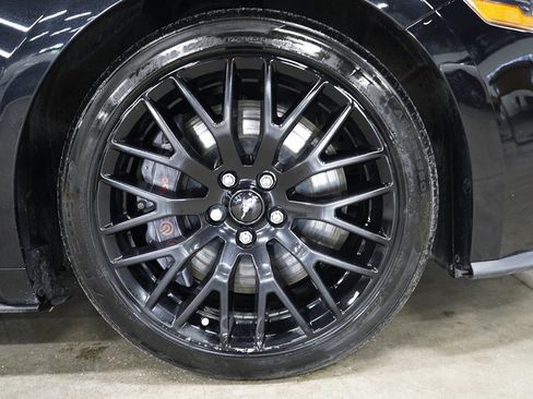 Used 2019 Ford Mustang GT Premium w/ GT Performance Package RWD image 28