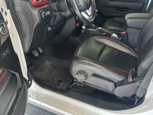 Used 2020 Jeep Wrangler Unlimited Rubicon w/ Uconnect 4C Nav & Sound Group AWD/4WD image 9