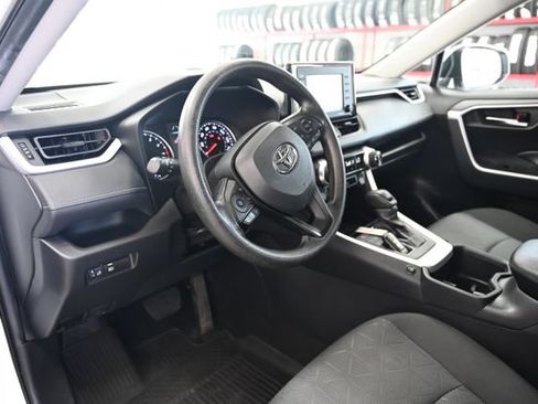 Used 2022 Toyota RAV4 XLE AWD/4WD image 21