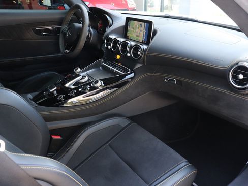 Used 2018 Mercedes-Benz AMG GT R image 18