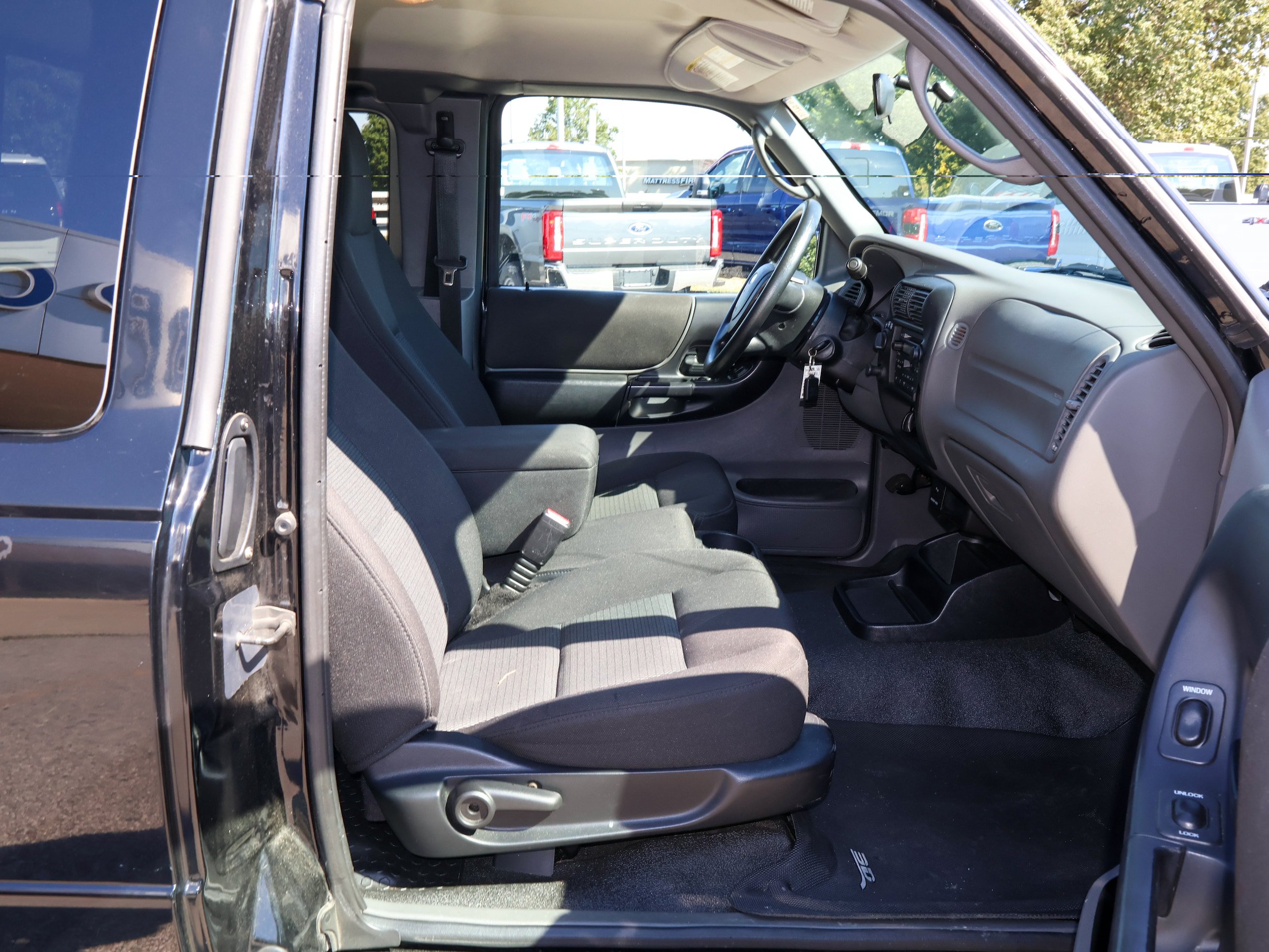 Used 2004 Ford Ranger XLT AWD/4WD image 27