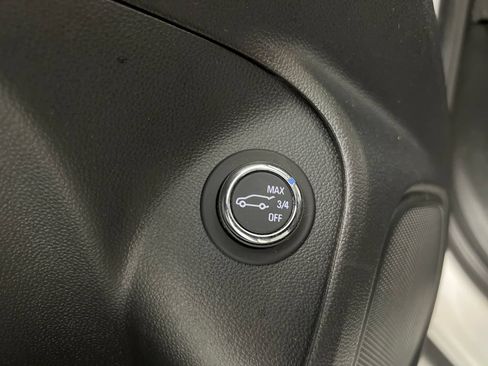 Used 2022 Buick Encore GX Select w/ Sport Touring Package FWD image 16