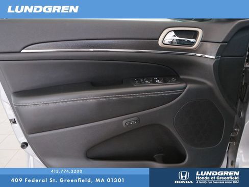 Used 2017 Jeep Grand Cherokee Limited AWD/4WD image 14