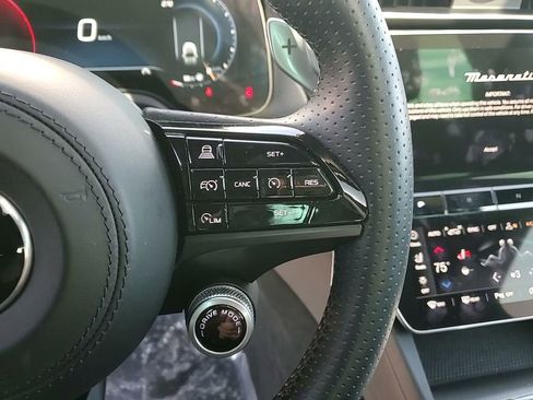 Certified 2024 Maserati Grecale GT image 25