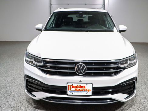 Used 2022 Volkswagen Tiguan SEL R-Line image 4