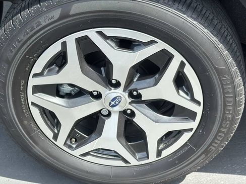 Used 2024 Subaru Forester Premium AWD/4WD image 11