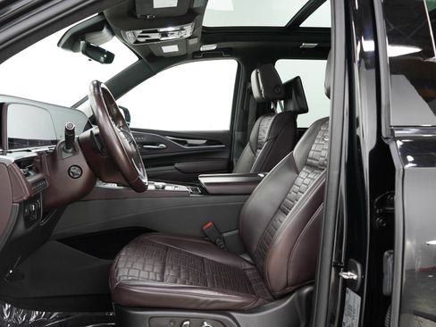 Used 2022 Cadillac Escalade Sport Platinum w/ Heavy-Duty Trailer Package AWD/4WD image 26