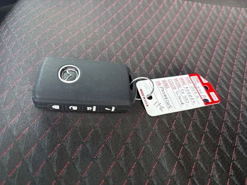 Used 2023 MAZDA CX-50 Meridian Edition w/ Apex Package image 31