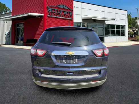 Used 2016 Chevrolet Traverse LS FWD image 3