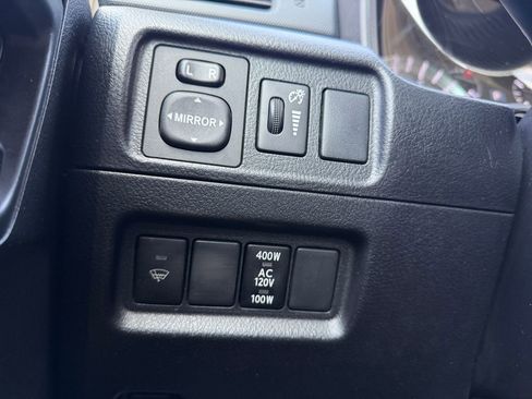 Used 2014 Toyota 4Runner SR5 AWD/4WD image 30