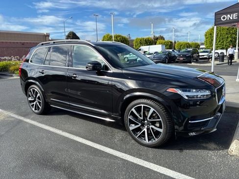 Used 2019 Volvo XC90 T6 Momentum w/ Protection Package Premier AWD/4WD image 1