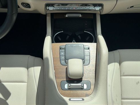 Used 2024 Mercedes-Benz GLS 450 4MATIC image 15