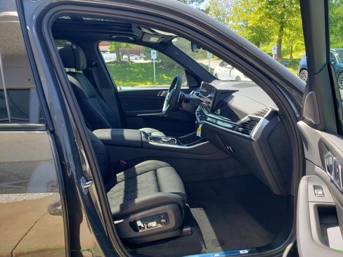 New 2026 BMW X5 xDrive40i w/ M Sport Package AWD/4WD image 19
