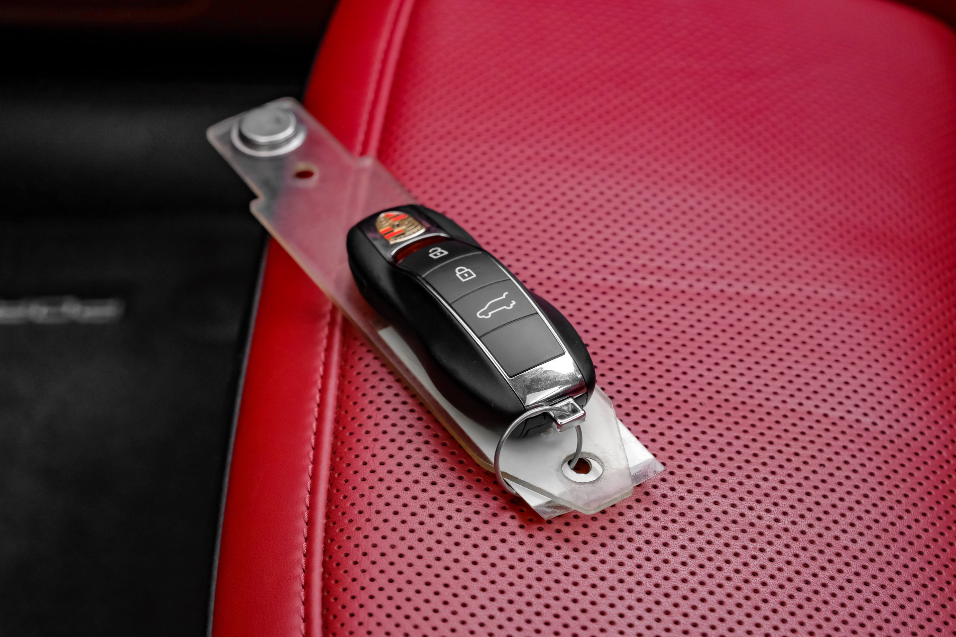 Used 2024 Porsche Macan AWD/4WD image 64