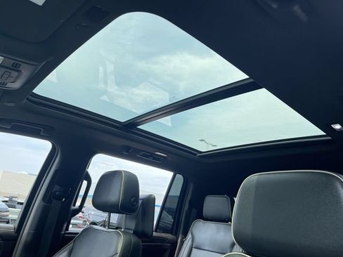 Certified 2021 Chevrolet Suburban Premier AWD/4WD image 19