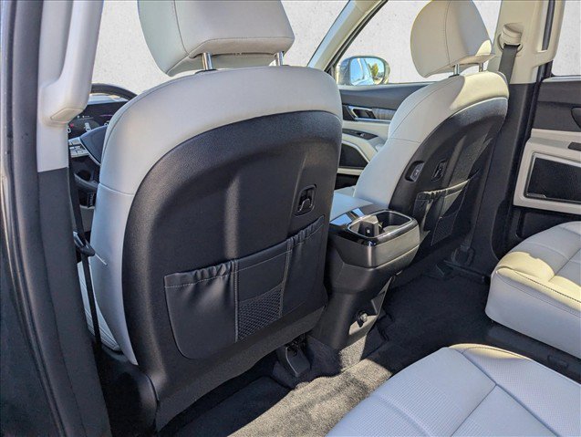 Used 2024 Kia Telluride EX w/ EX Captain's Chair Package AWD/4WD image 25
