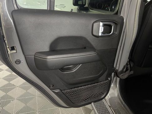 Used 2021 Jeep Wrangler Unlimited Sahara image 27