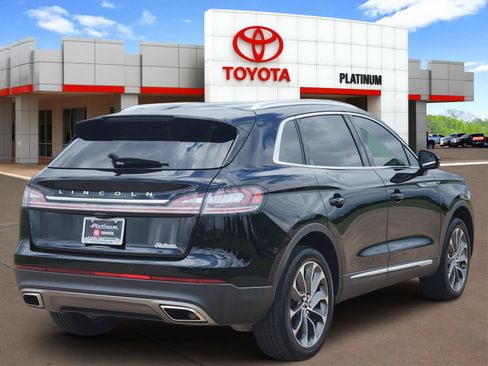 Used 2023 Lincoln Nautilus Reserve w/ Luxury Package AWD/4WD image 4