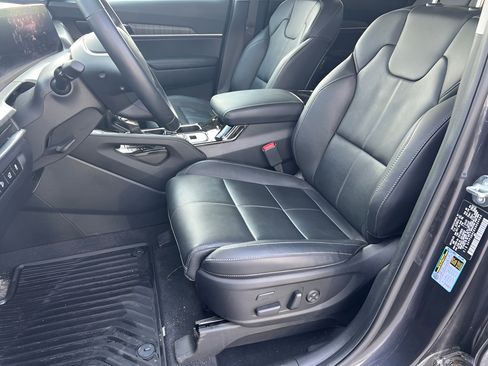 Used 2025 Kia Telluride SX w/ SX Captain's Chair Package AWD/4WD image 15