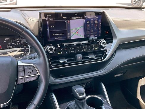 Used 2021 Toyota Highlander Platinum AWD/4WD image 9