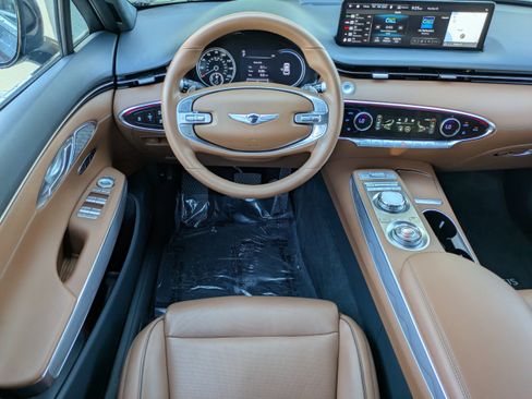 Certified 2022 Genesis GV70 2.5T w/ Advanced Package image 12