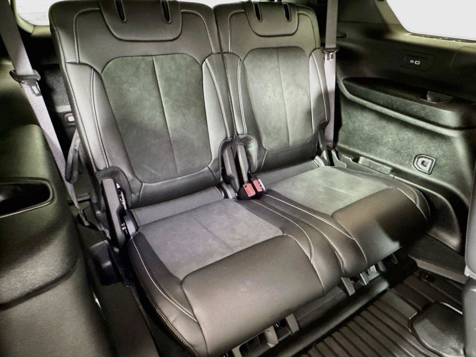 Used 2025 Jeep Grand Cherokee L Altitude RWD image 25