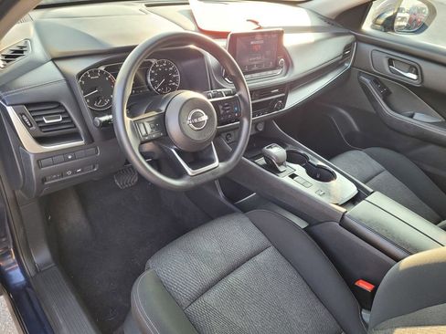 Used 2024 Nissan Rogue SV image 7