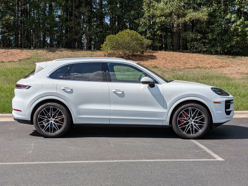 Certified 2026 Porsche Cayenne S AWD/4WD image 24