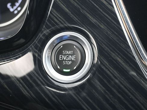 Used 2023 Cadillac XT6 Premium Luxury image 10