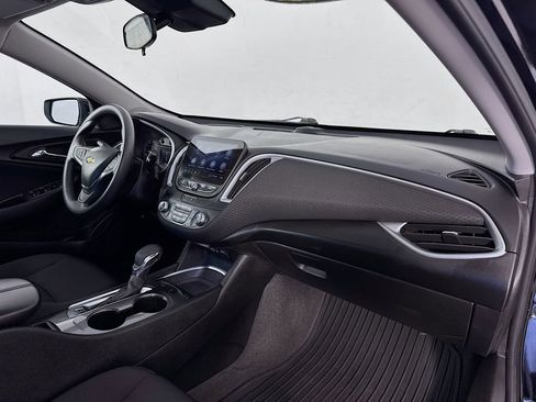 Used 2024 Chevrolet Malibu LT image 32