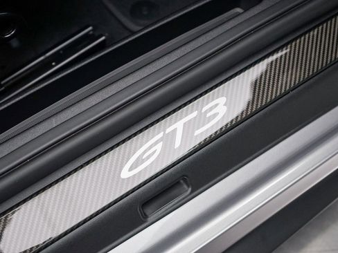 Used 2022 Porsche 911 GT3 RWD image 25